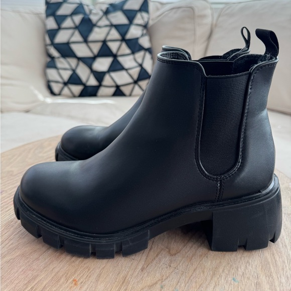 STEVE MADDEN Howler Boots Black Leather Lug Sole Combat Boots Size 7 - Picture 4 of 8